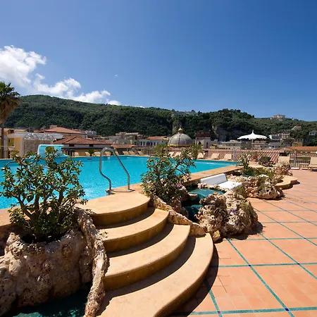 Grand La Favorita 5* סורנטו