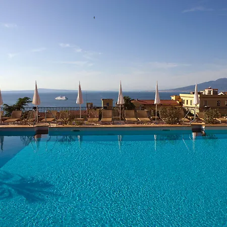 Grand La Favorita סורנטו