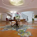 Hotell Grand La Favorita 5*