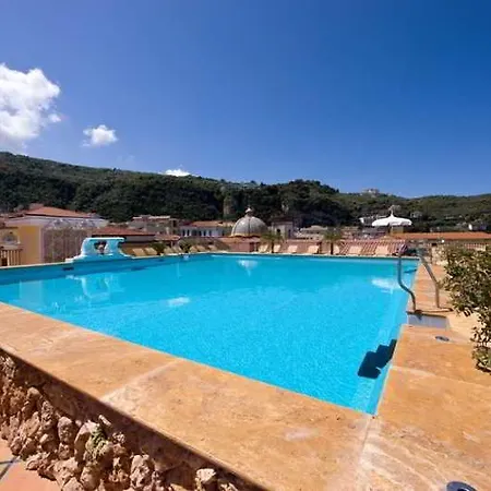 Hotel Grand La Favorita
