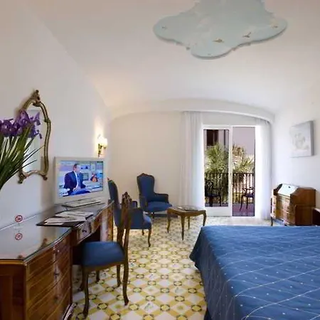 Grand La Favorita Hotel