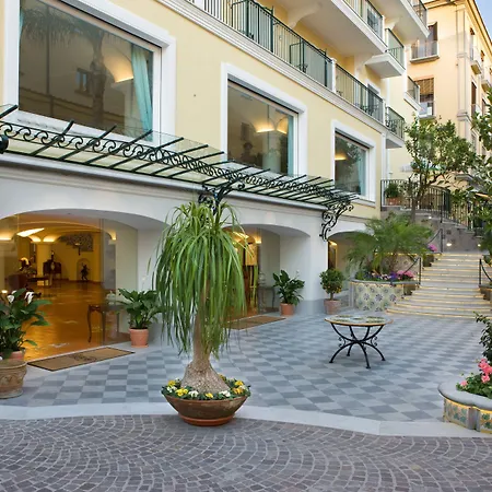 Grand La Favorita Σορέντο