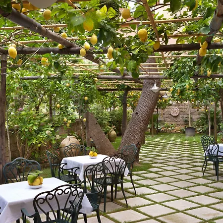 Grand La Favorita Ξενοδοχείο 5*