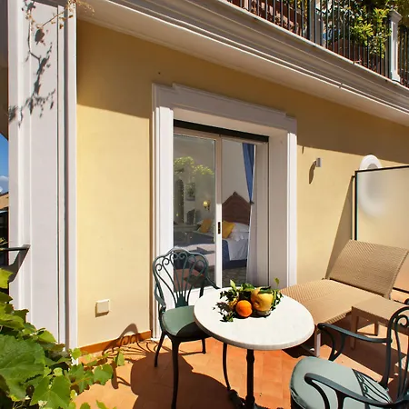 Grand La Favorita Ξενοδοχείο 5*