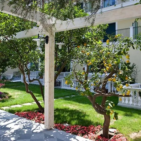 Hotel Grand La Favorita
