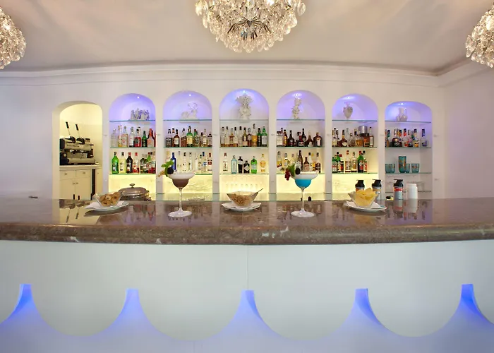 Szálloda Grand La Favorita 5*