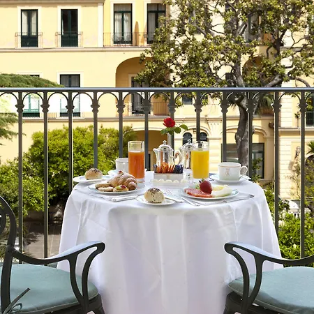 Grand La Favorita Hotel